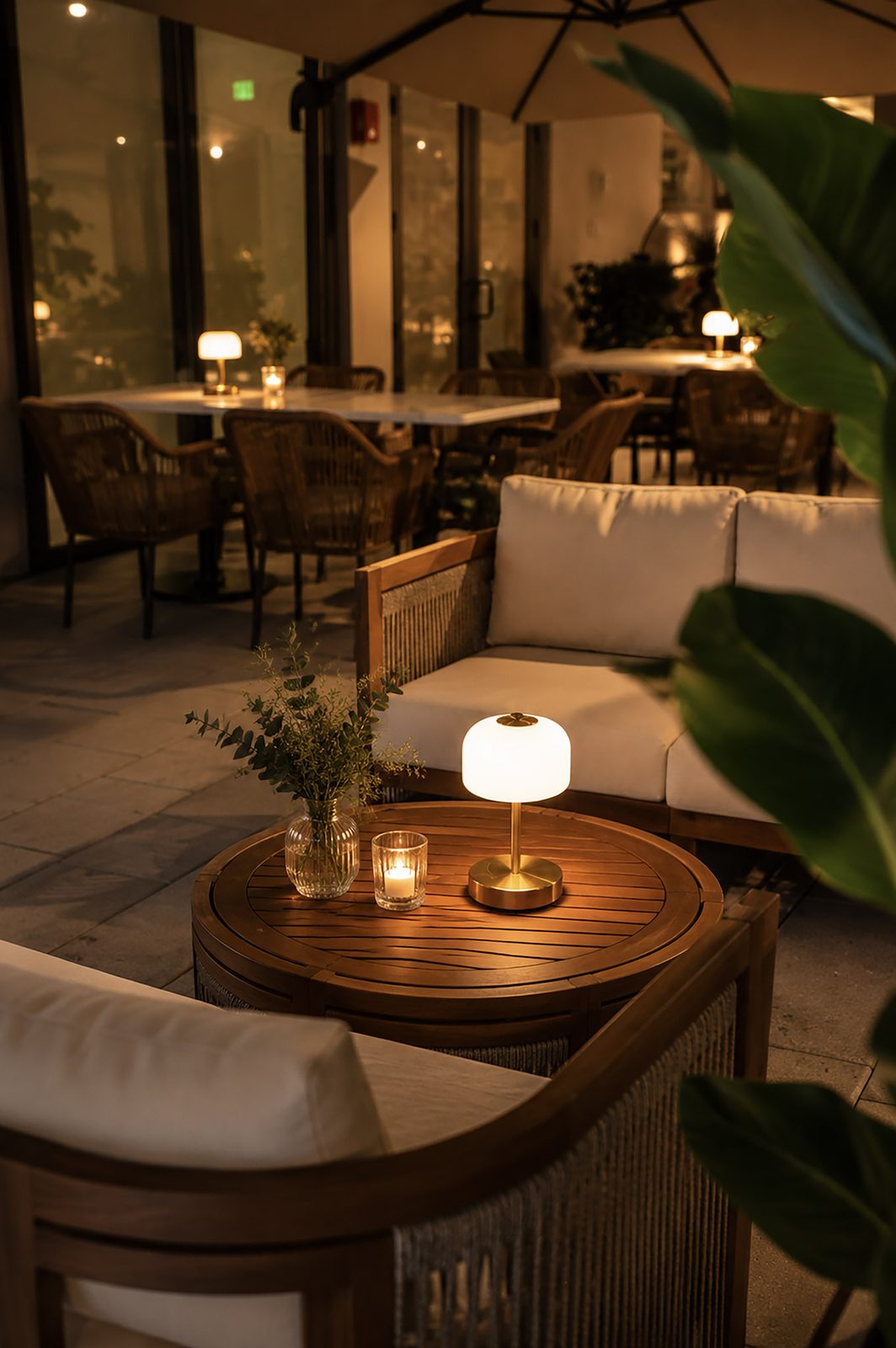 Al fresco after dark